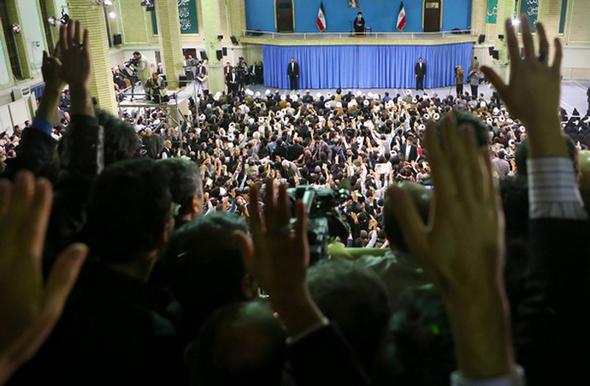 تصاویر : دیدار مردم آذربایجان با رهبرانقلاب