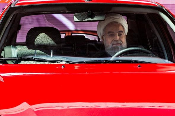 تصاویر : بازدید روحانی از دستاوردهای نمایشگاه صنعت خودرو