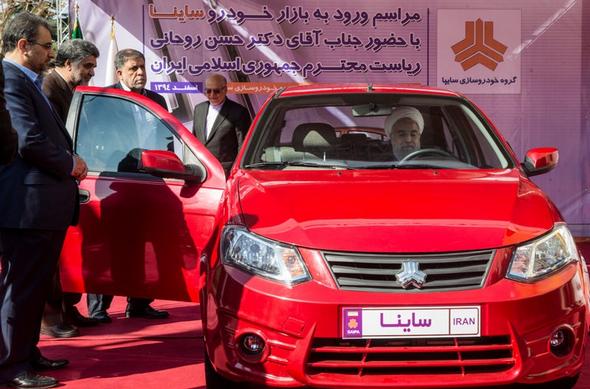 تصاویر : بازدید روحانی از دستاوردهای نمایشگاه صنعت خودرو