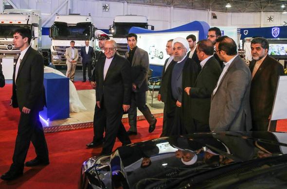 تصاویر : بازدید روحانی از دستاوردهای نمایشگاه صنعت خودرو
