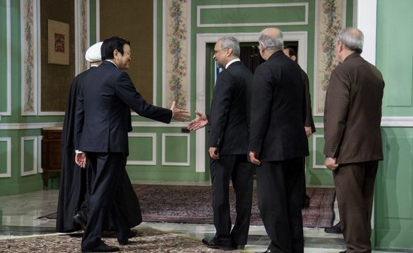 تصاویر : استقبال رسمی روحانی از رئیس جمهور ویتنام
