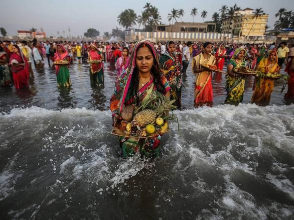 تصاویر : آیین عجیب هندو در هند
