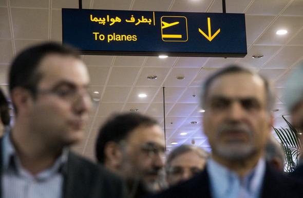 تصاویر : بازدید حسین فریدون از فرودگاه امام (ره)