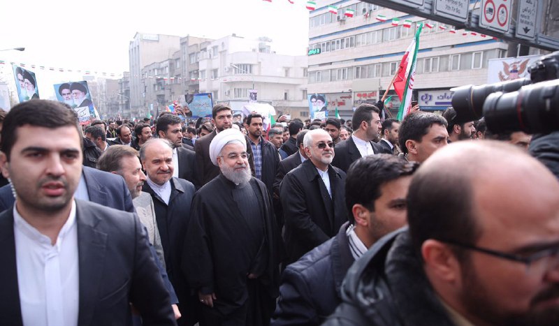تصاویر : حضور مسئولین در راهپیمایی ۲۲ بهمن