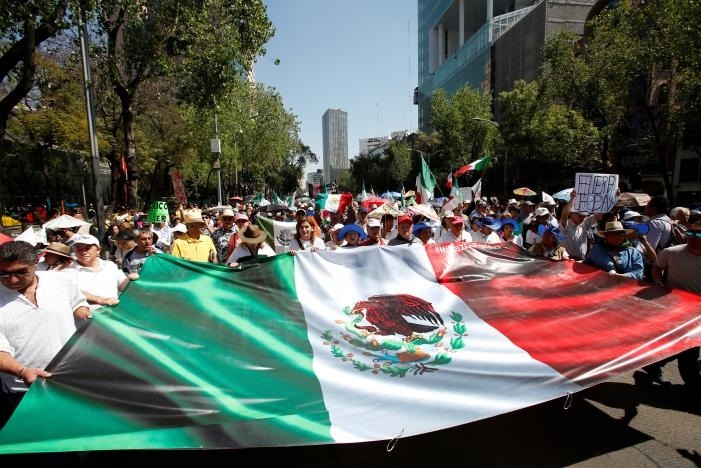 تصاویر : تظاهرات سراسری ضد ترامپ در مکزیک