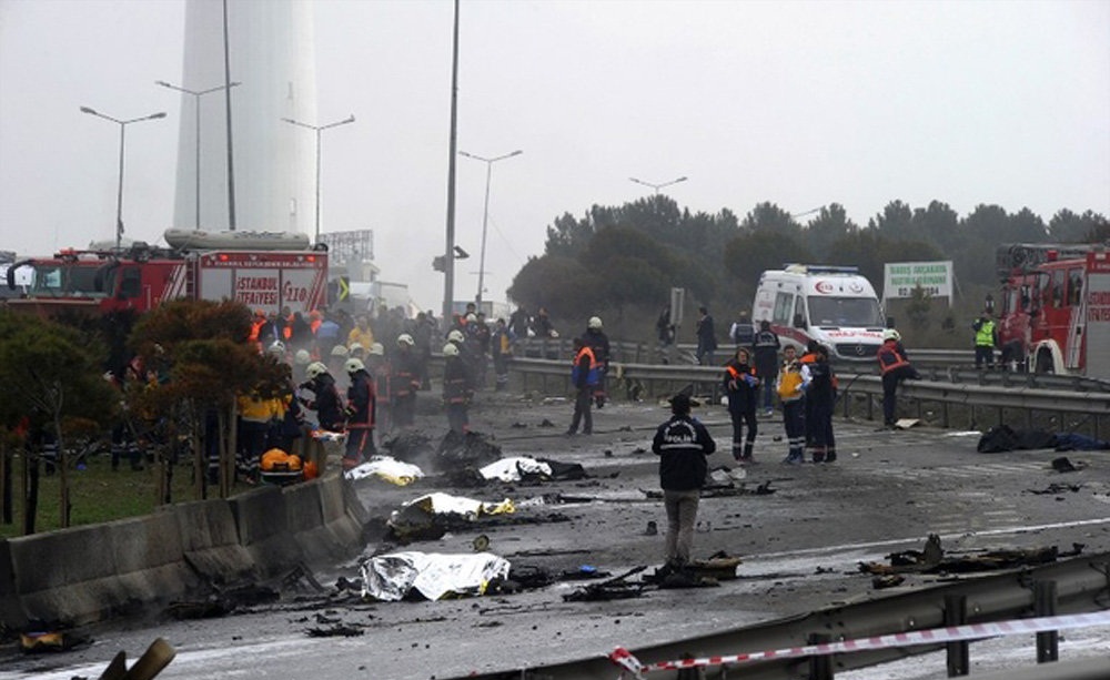 تصاویر : سقوط هلیکوپتر در استانبول‎