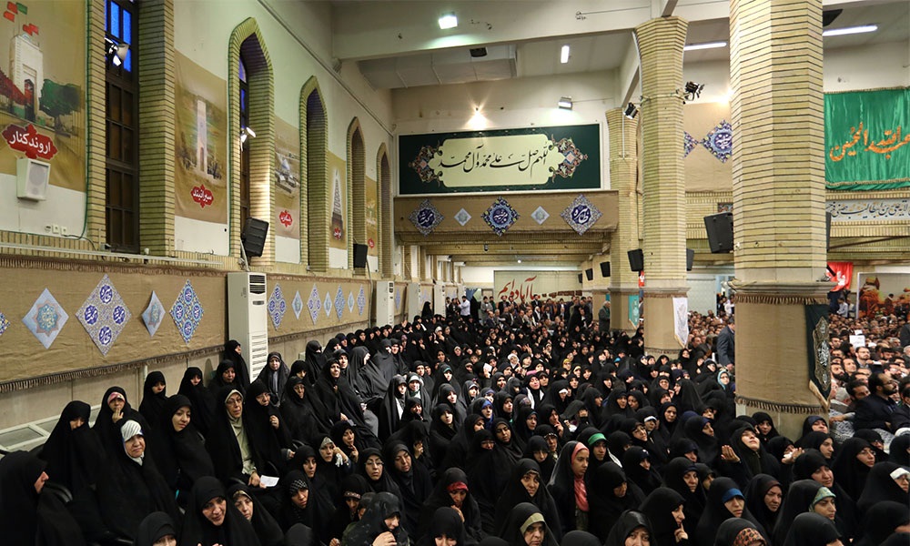 تصاویر : دیدار مداحان با رهبر انقلاب در روز ولادت حضرت زهرا (س)