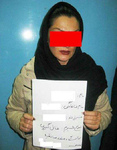 این زن با ابروهای شیطانی در متروی تهران دنبال مشتری بود + عکس