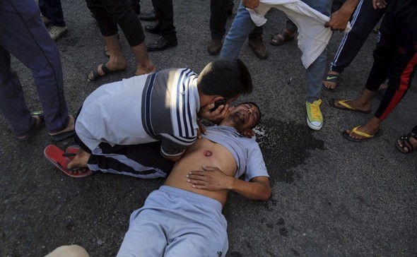تصاویر : حمله هوادارن مقتدی صدر به منطقه سبز