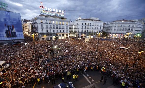 تصاویر : استقبال باشکوه مادریدی‌ها از رئال