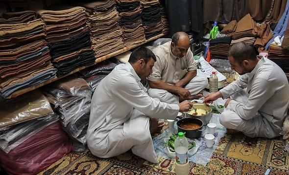 تصاویر : افطار در نجف