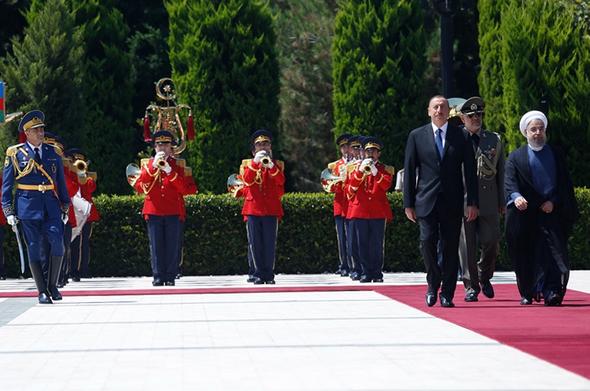 تصاویر : استقبال رسمی رئیس‌‌جمهور آذربایجان از روحانی
