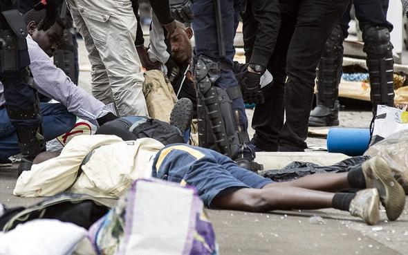 تصاویر : حمله پلیس فرانسه به پناهجویان
