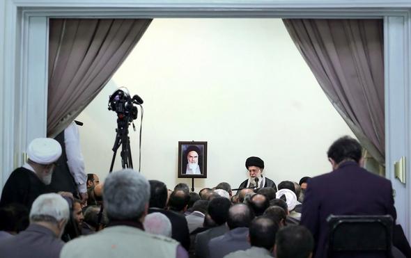 تصاویر : دیدار کارکنان وزارت اطلاعات با رهبر معظم انقلاب