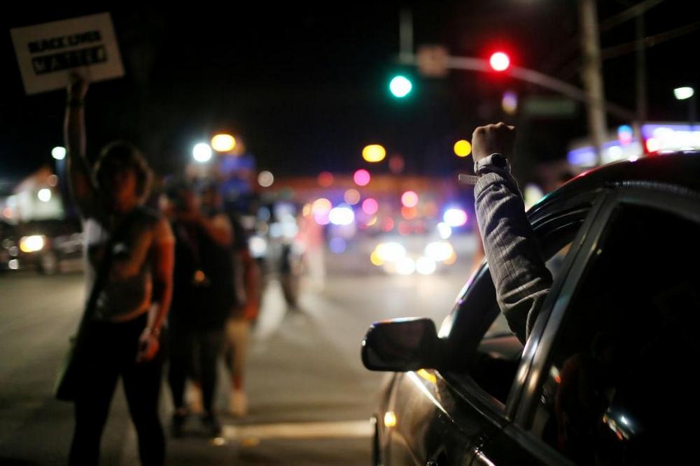 تصاویر : اعتراض سیاه‌پوستان به نژادپرستی پلیس در کالیفرنیا‎