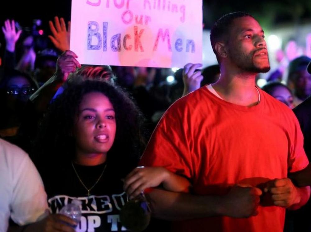 تصاویر : اعتراض سیاه‌پوستان به نژادپرستی پلیس در کالیفرنیا‎