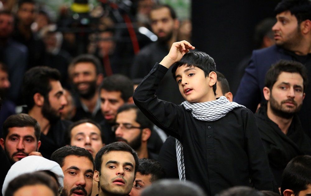 تصاویر : عزاداری شب تاسوعا با حضور رهبر معظم انقلاب
