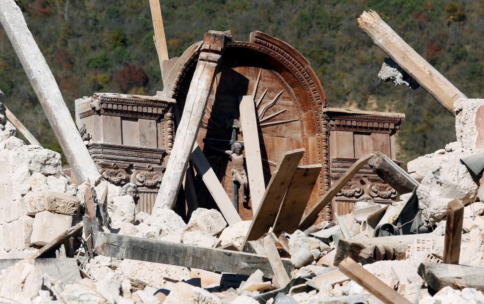 تصاویر : خسارات زلزله در ایتالیا