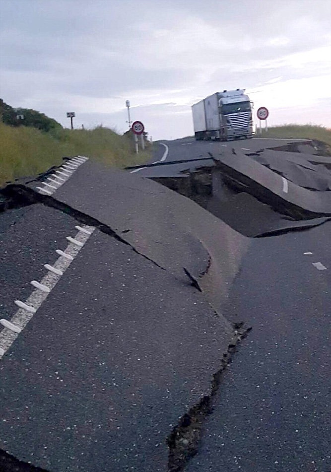 تصاویر : زلزله ۷.۸ ریشتری در نیوزیلند
