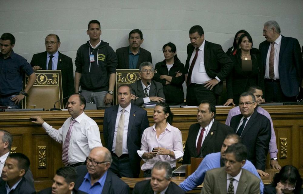 تصاویر : درگیری در پارلمان ونزوئلا