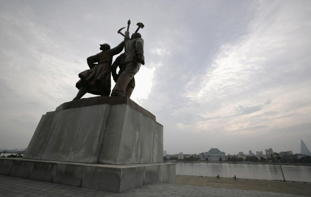 تصاویر : مجسمه‌های رهبران کره شمالی