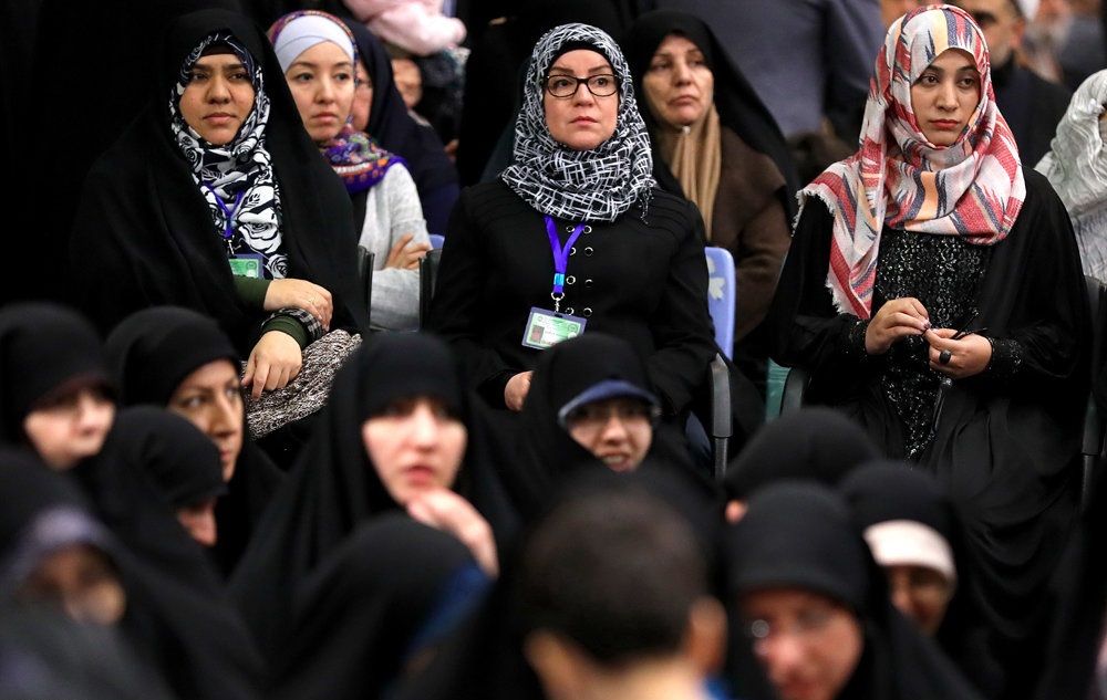تصاویر : دیدار مسئولان و میهمانان کنفرانس وحدت اسلامی‌ با رهبر انقلاب