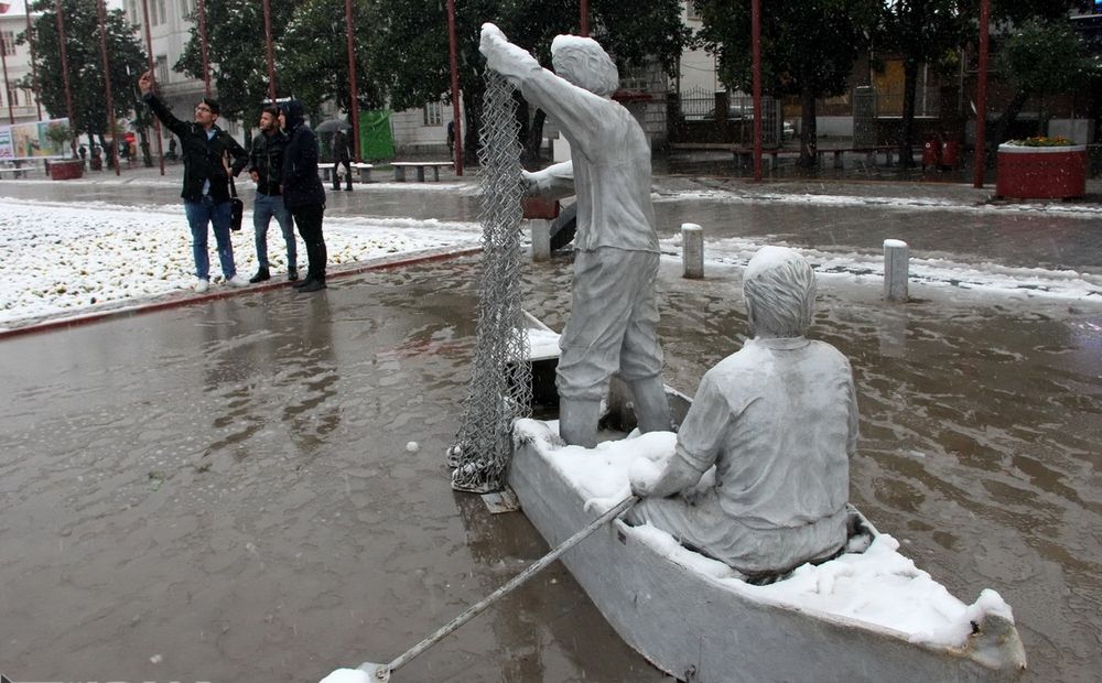 تصاویر : بارش برف پاییزی در استان های کشور