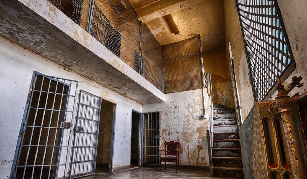 تصاویر : زندان 152 ساله‌ برای به دار آویختن مجرمان بدنام