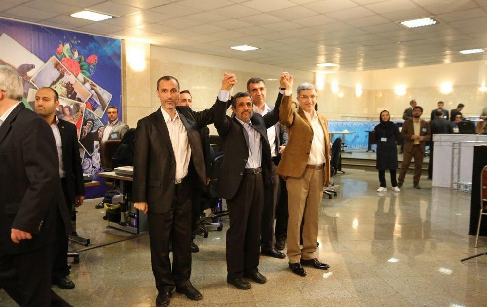 تصاویر/ ثبت‌نام احمدی‌نژاد برای ریاست‌جمهوری دوازدهم