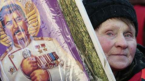فیلم/ جنجال بر سر برگزاری مراسم سالگرد درگذشت«استالین»