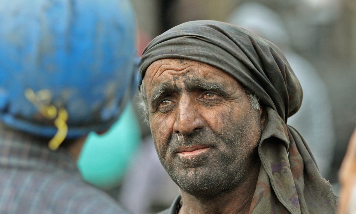 تصاویر : حادثه ریزش معدن یورت در استان گلستان