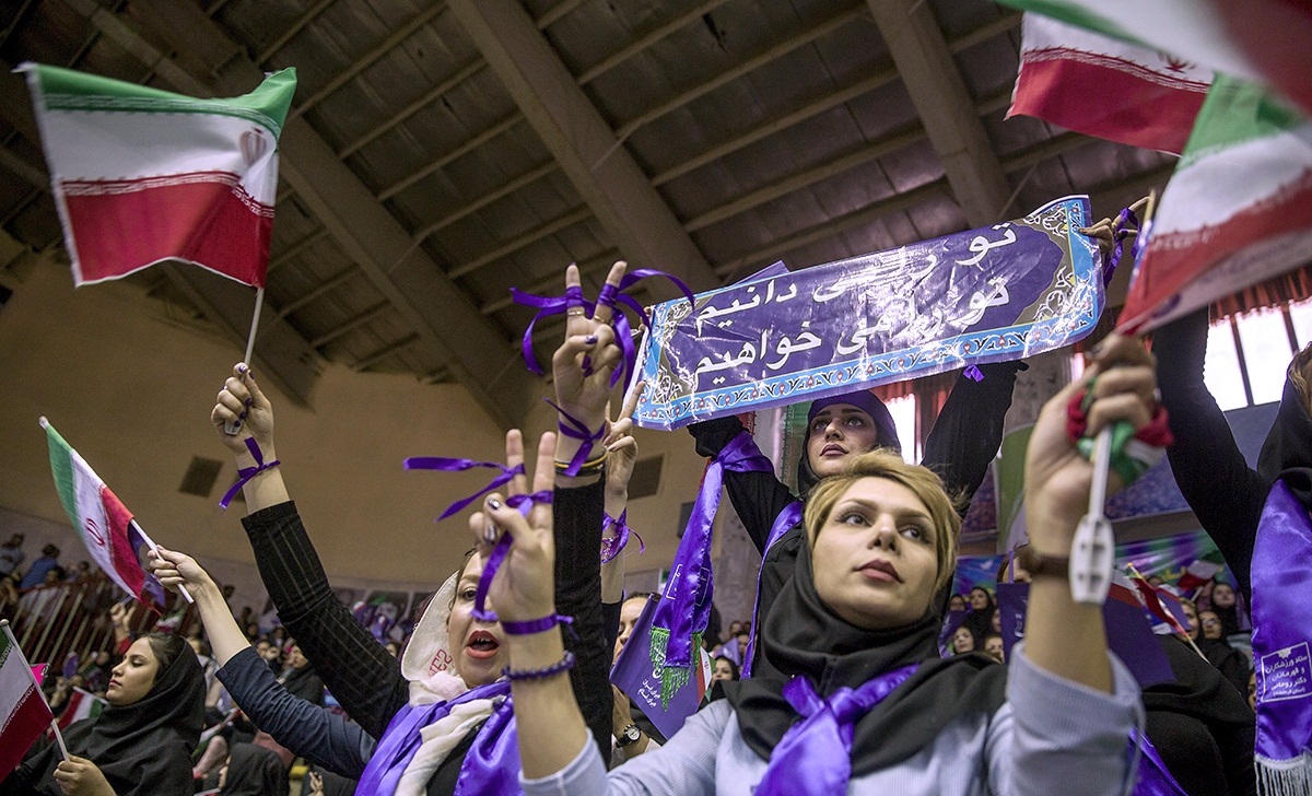 تصاویر : حضور روحانی در جمع مردم همدان و کرمانشاه