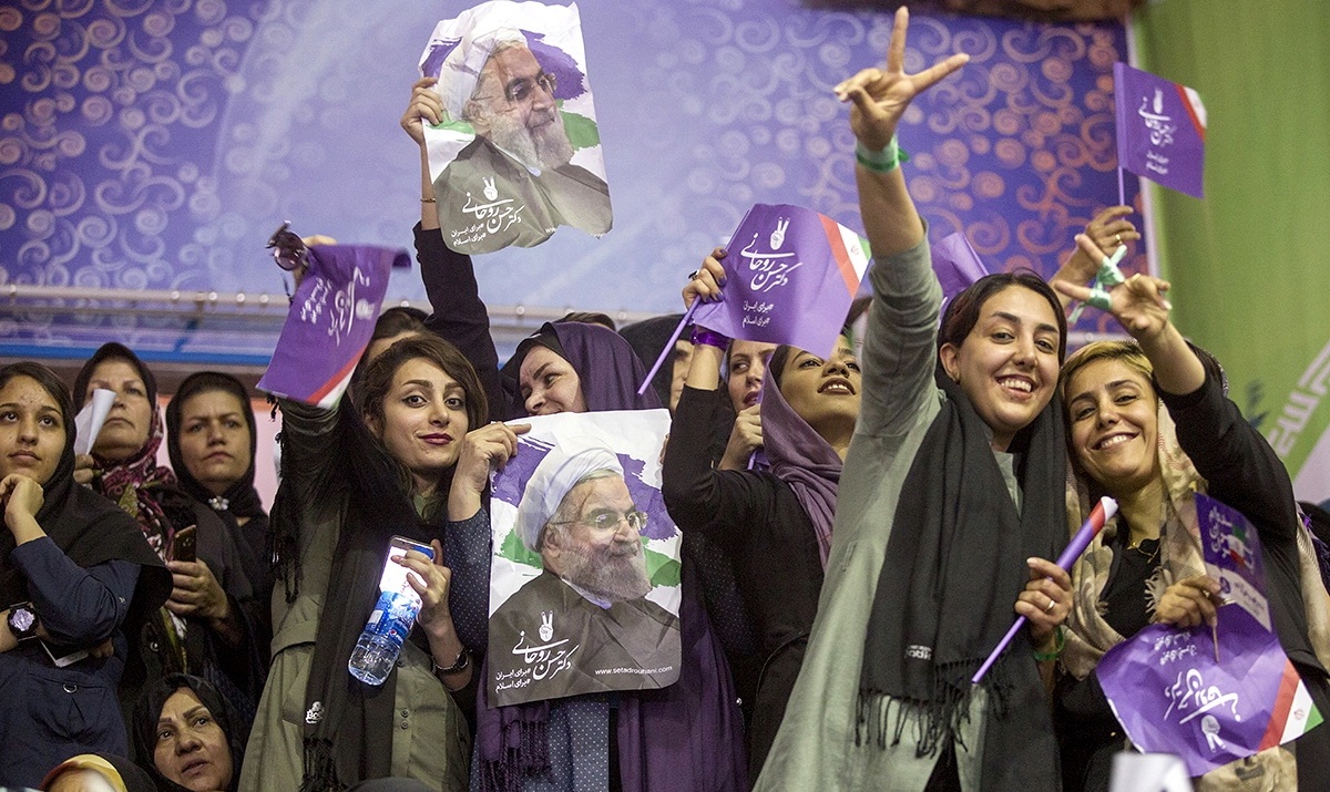 تصاویر : حضور روحانی در جمع مردم همدان و کرمانشاه