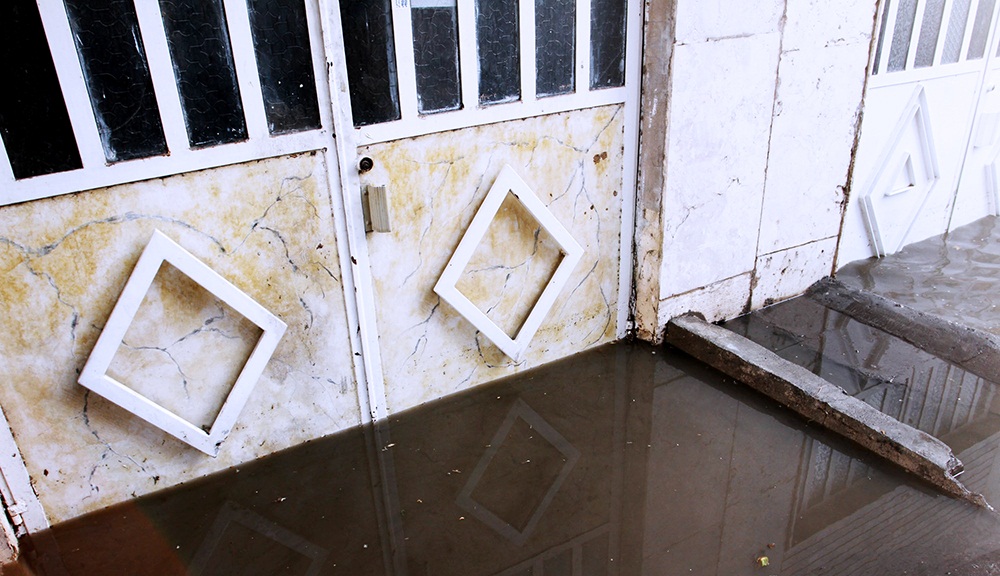 تصاویر : آبگرفتگی منازل مسکونی و معابر عمومی در پی بارش شدید باران - مشهد