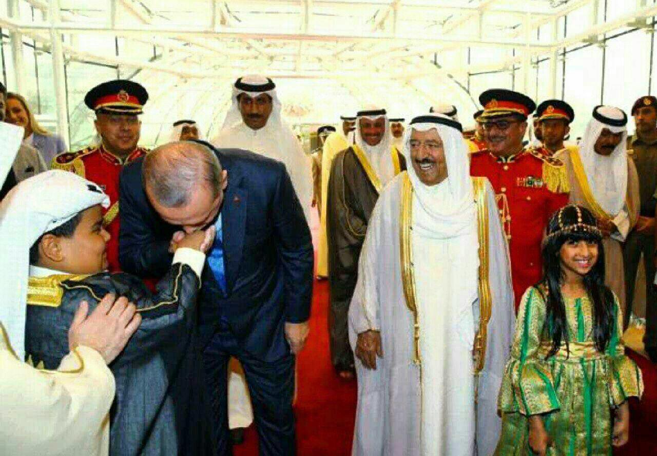 عکس/ دست‌بوسی اردوغان از پسر امیر کویت