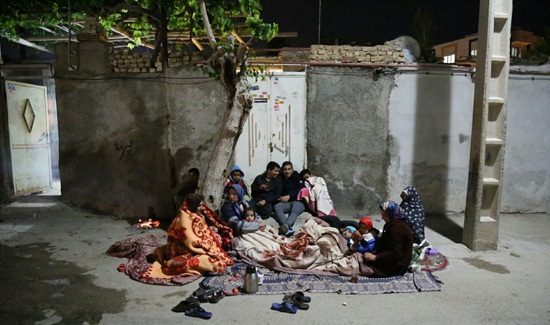 تصاویر : حال و روز مردم بجنورد پس از زلزله