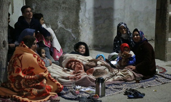 تصاویر : حال و روز مردم بجنورد پس از زلزله