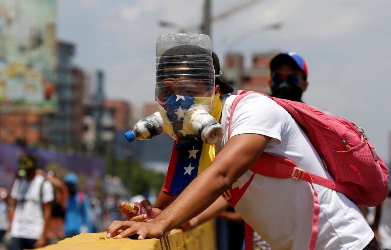 تصاویر : عجیب‌ترین چهره‌ها در تظاهرات ضد دولتی ونزوئلا