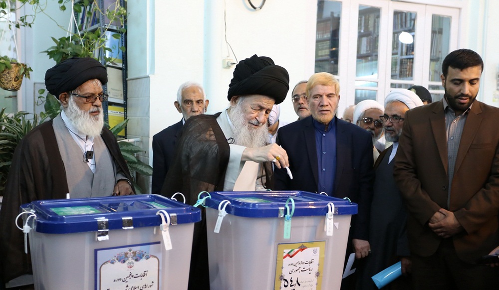 تصاویر : حضور سیاسیون و مراج تقلید در انتخابات ریاست جمهوری