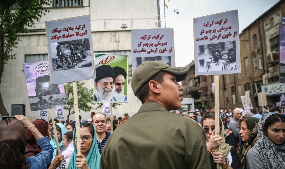 تصاویر : راهپیمایی ارامنه تهران در اقدام به نسل کشی عثمانی ها