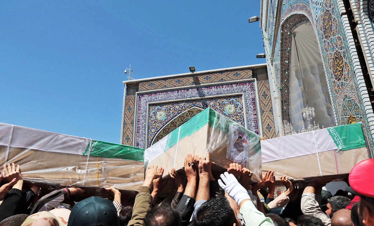 تصاویر : تشییع پیکر پاک 6 شهید حادثه تروریستی در مشهد