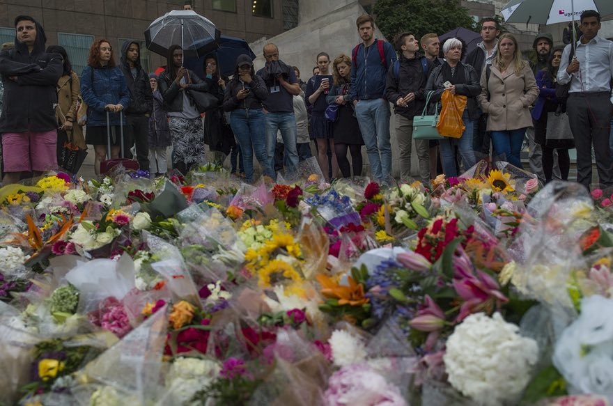 تصاویر : سوگواری مسلمانان لندن برای قربانیان حادثه تروریستی