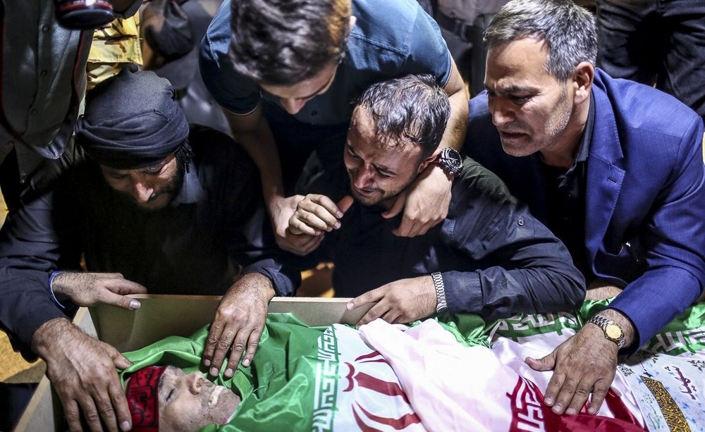 تصاویر : مراسم وداع با شهدای حادثه تروریستی مجلس