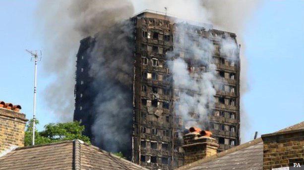 آتش سوزی گسترده برج مسکونی در لندن / تایید مرگ چندین نفر / آتش مهار شد