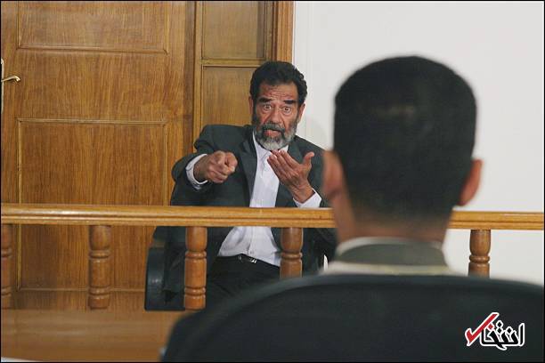 تصاویر : روز تفهیم اتهام صدام در غل و زنجیر