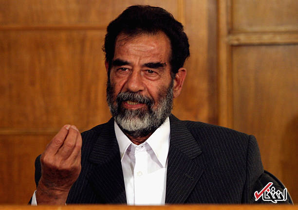 تصاویر : روز تفهیم اتهام صدام در غل و زنجیر