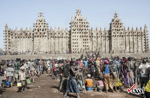 تصاویر : بزرگترین مسجد خشتی جهان چگونه ترمیم می‌شود؟