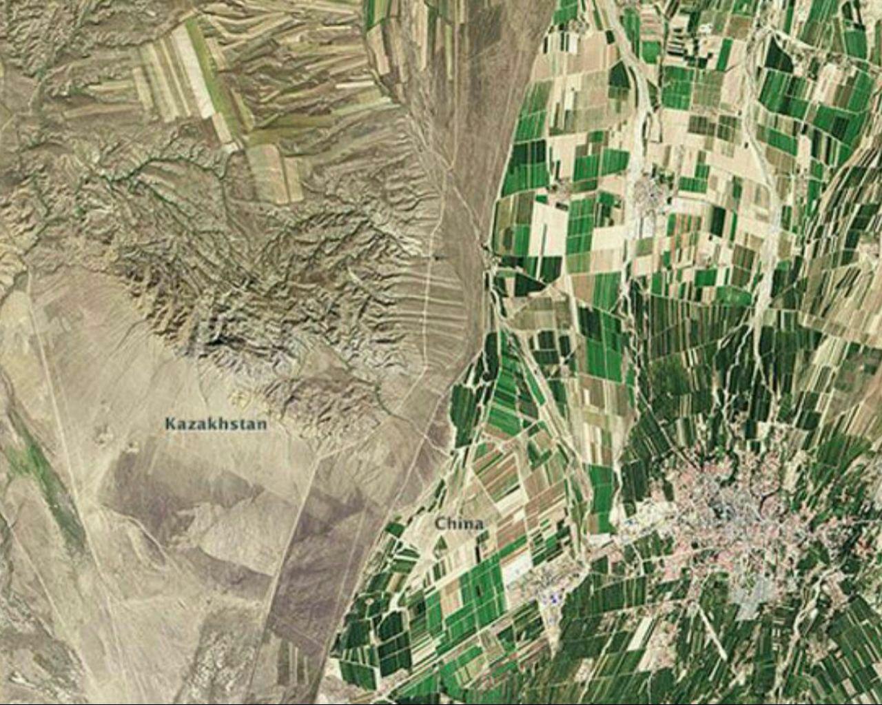 عکس / مرز بین قراقستان و چین از فضا