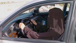 تصمیم جدید عربستان؛ جذب زنان در پلیس راهنمایی و رانندگی