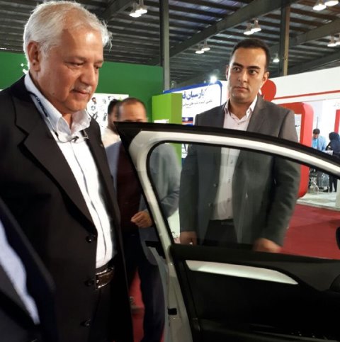 بازدید رئیس هیات مدیره گروه سایپا از نمایشگاه خودرو یزد